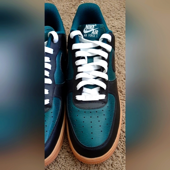 Nike Air Force 1 Low '07 LV8 - Picture 10 of 16